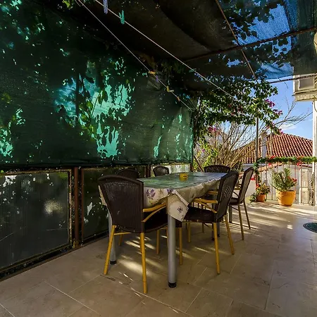 Vinko Apartment *
