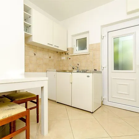 Vinko Apartment *
