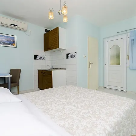 Vinko Apartment *